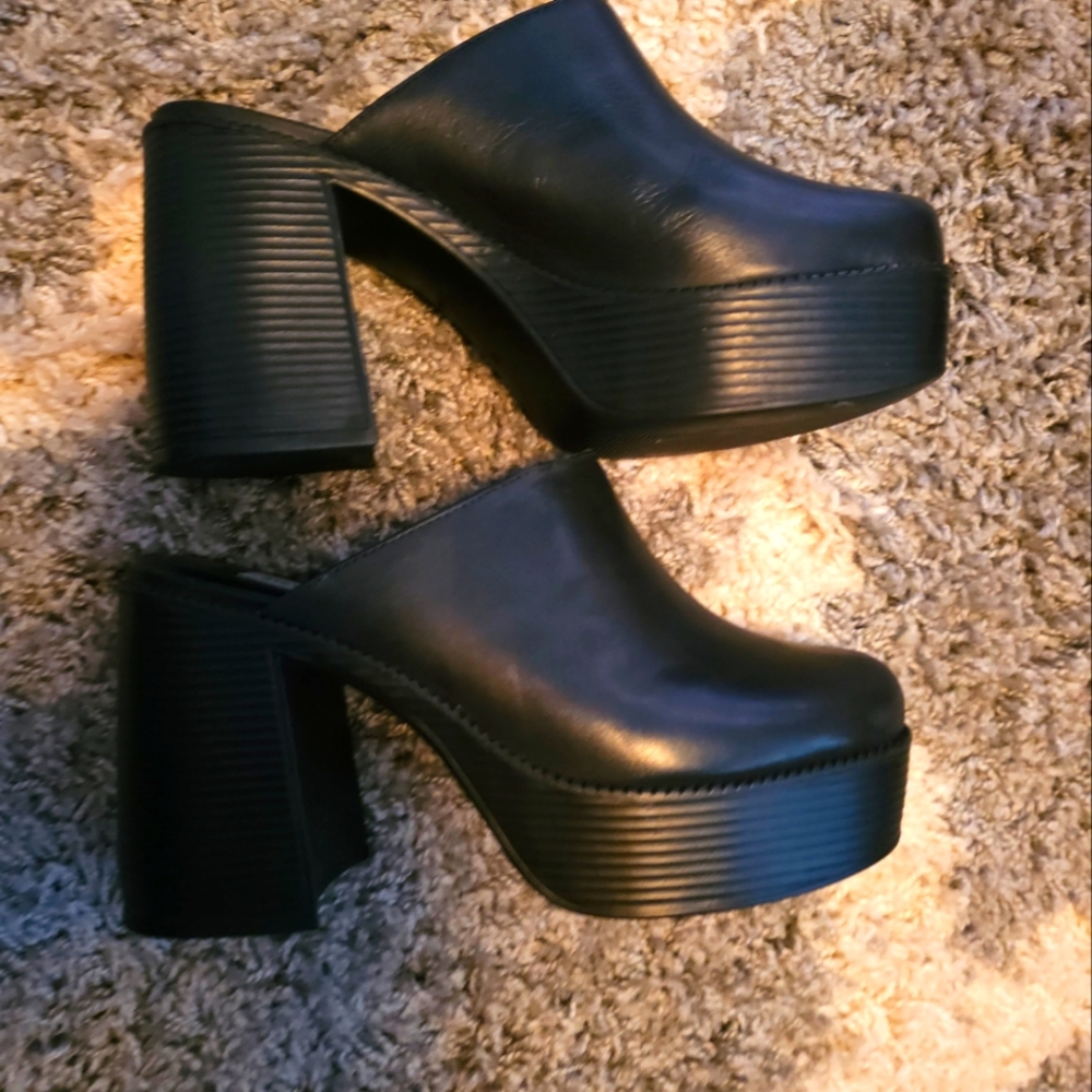 Steve Madden Platform Black Mule